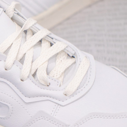 Gel & Sneakers
